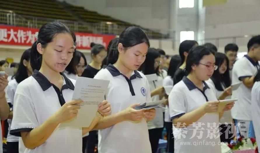 高中毕业生如何成为剧组化妆师