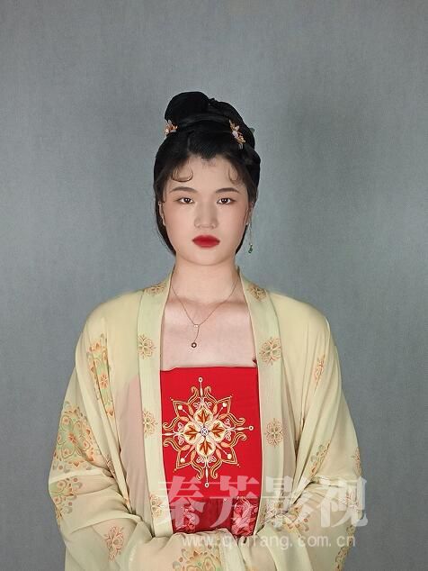 秦芳学员的 反串 角色