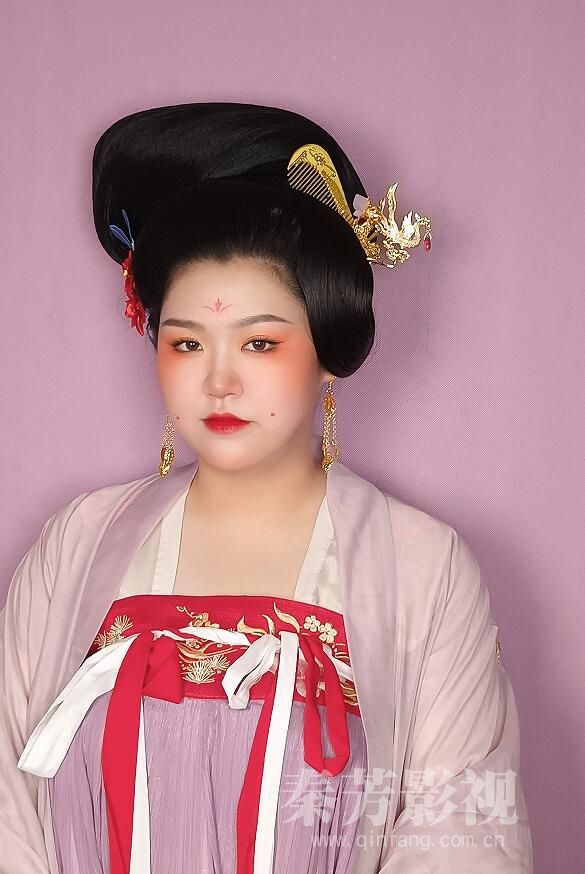 秦芳学员 唐贵妇装扮2