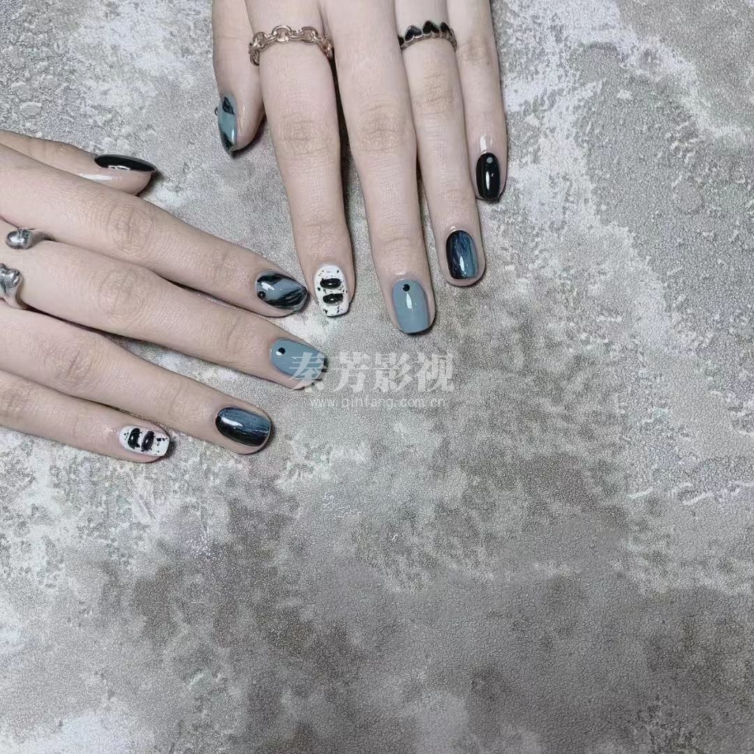 青色大理石纹美甲