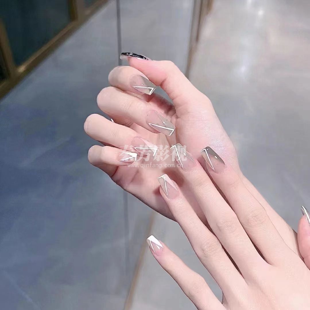 简单光疗水晶美甲