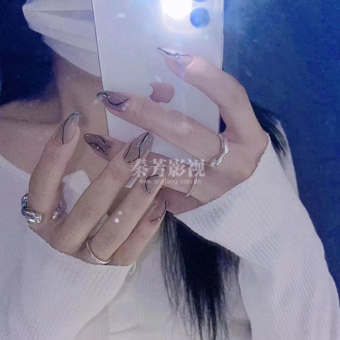 光疗水晶线条美甲