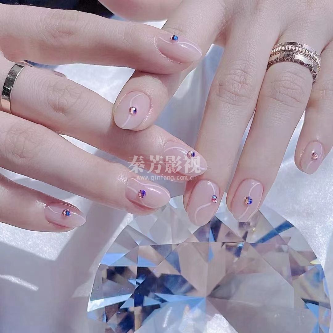简单法式镶钻美甲