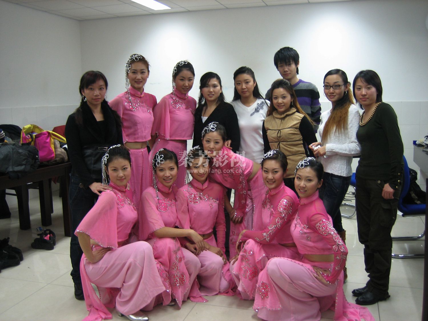 扒扒影视化妆学校的收费方式