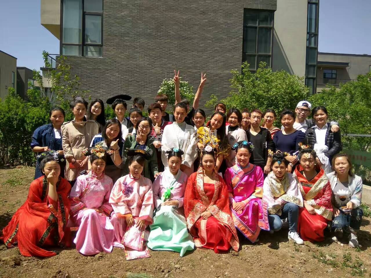 影视化妆师培训要多久才能正式进剧组工作