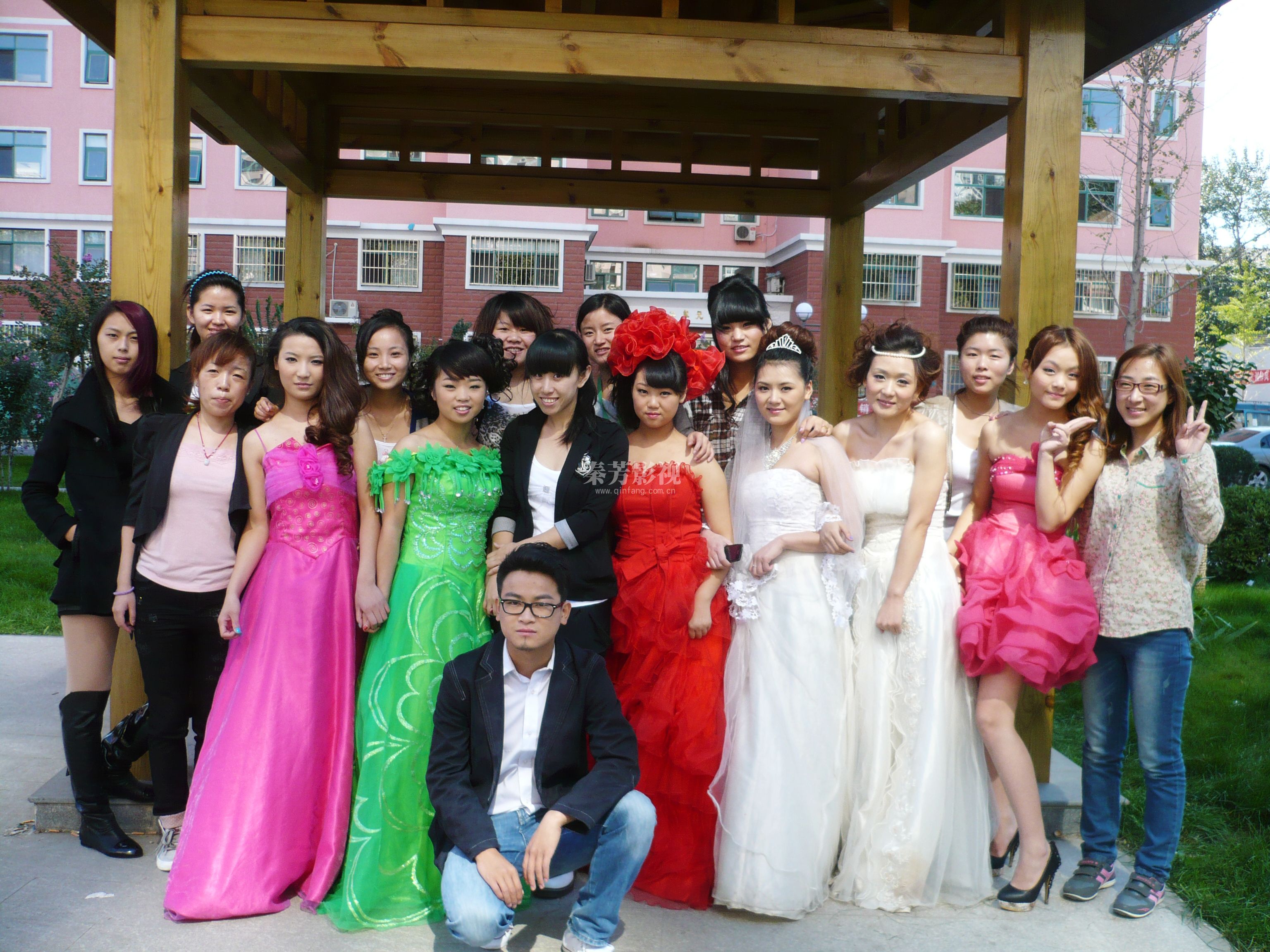 剧组化妆师一般能干到多少岁