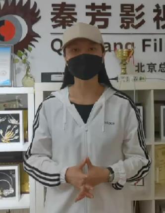 影视班齐晶晶进组实习四个月