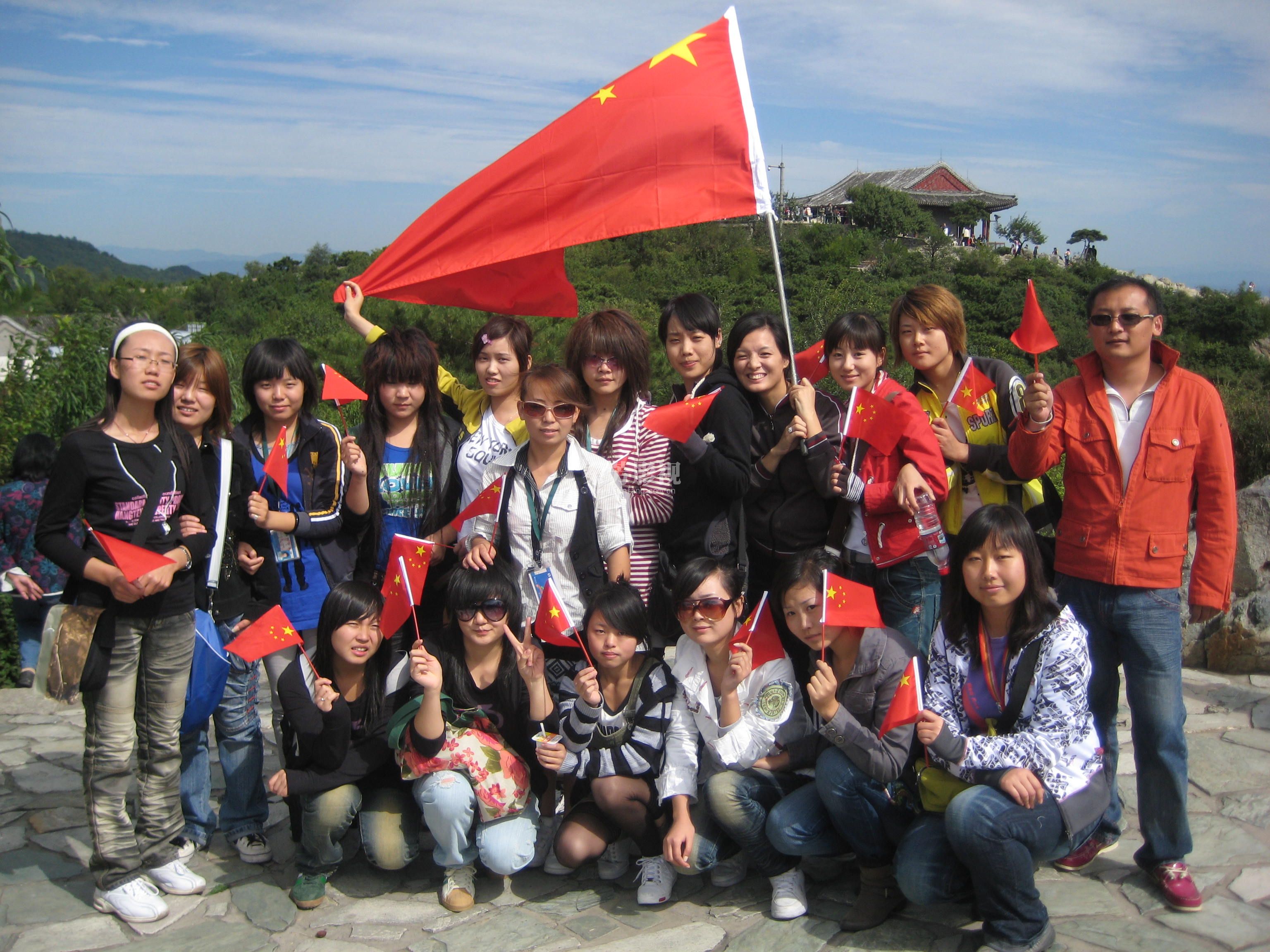 美甲店创业容易吗 需要投入多少钱