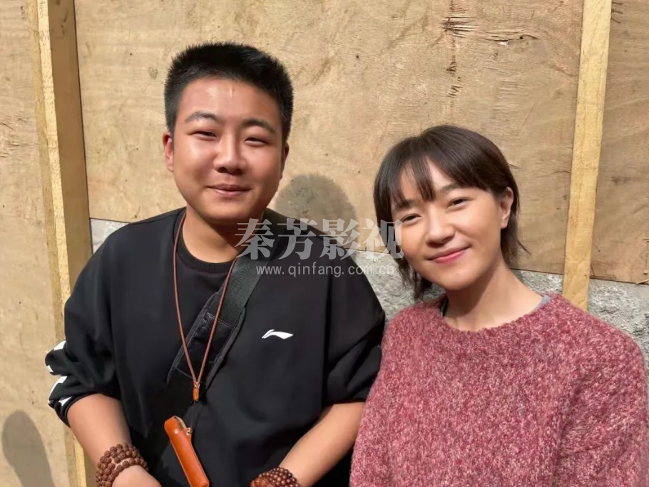 在剧组做化妆师 一天挣1000块钱难吗