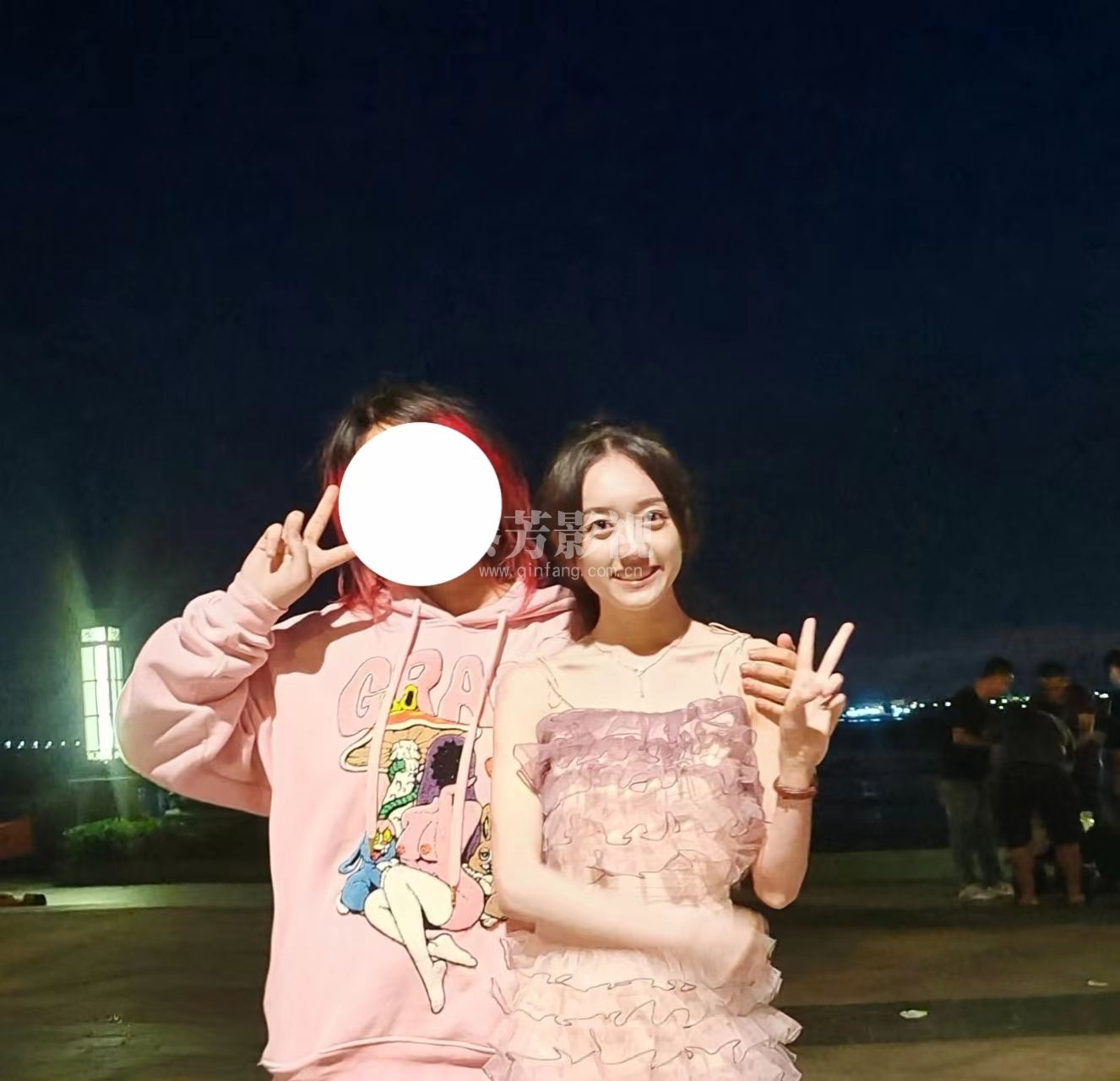  有人说剧组化妆师是脸蛋儿职业 是吃青春饭的 老师您怎么看