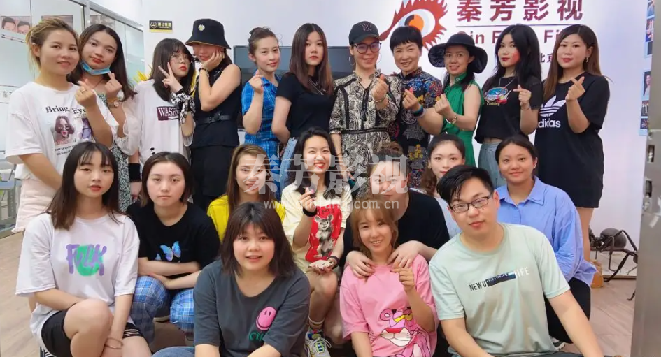 校园剧化妆：青涩自然的学生妆容