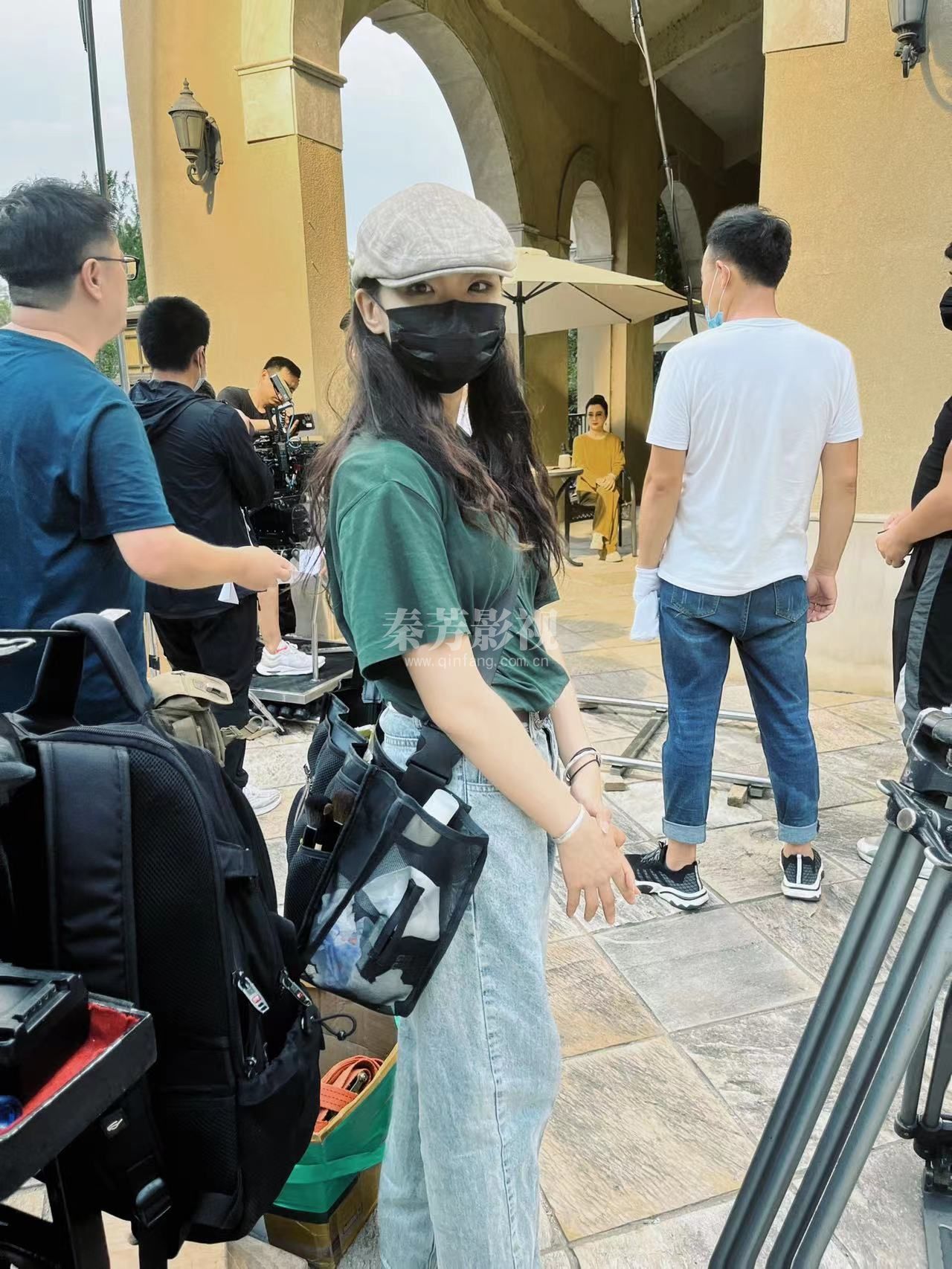 超视力眼镜广告 李一冉参加化妆