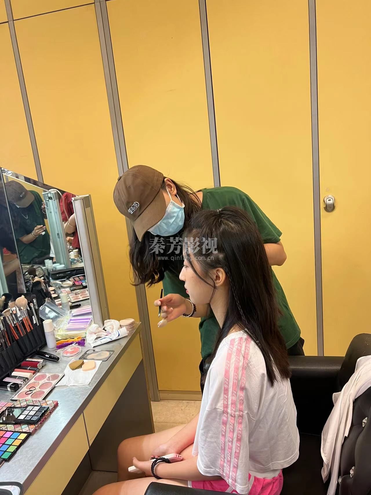 李一冉参加美好的你 化妆工作