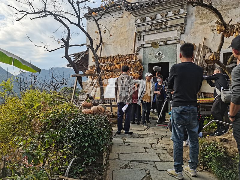 《芒针》我校皮嘉琪担任服装、化妆、梳妆的拍摄