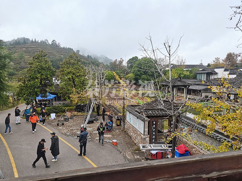 《芒针》我校皮嘉琪担任服装、化妆、梳妆的拍摄