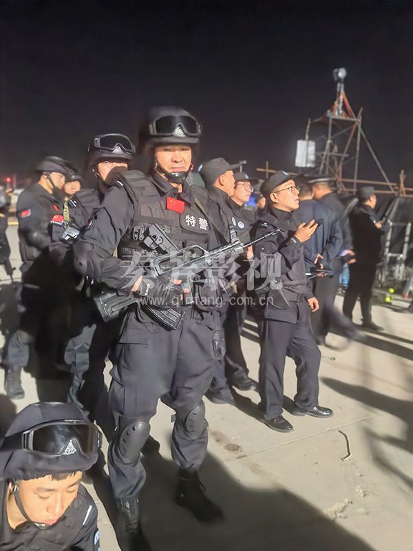 王丹阳参加《反诈风暴》化妆工作