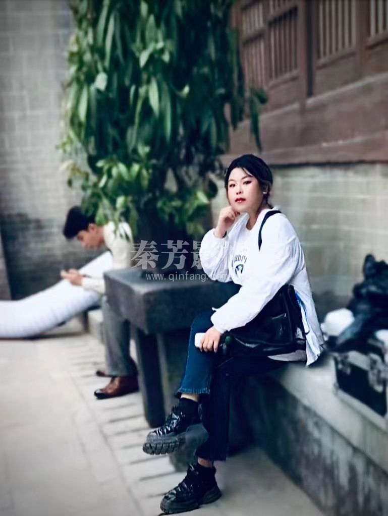 张钰雅《悦来》担任服化助理