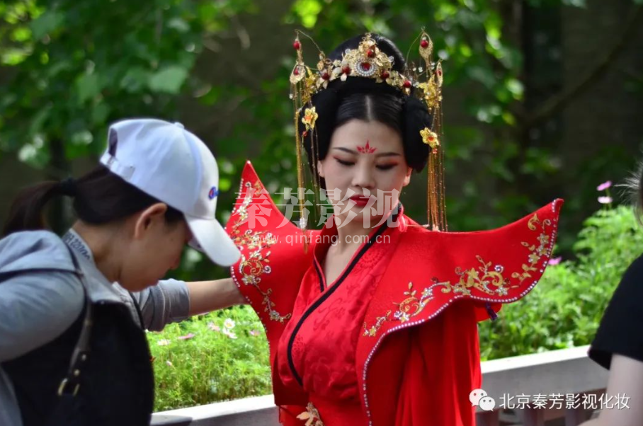 都市剧化妆：时尚感与真实感的融合 