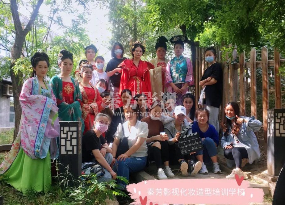 学化妆3万多居然 不够  为什么