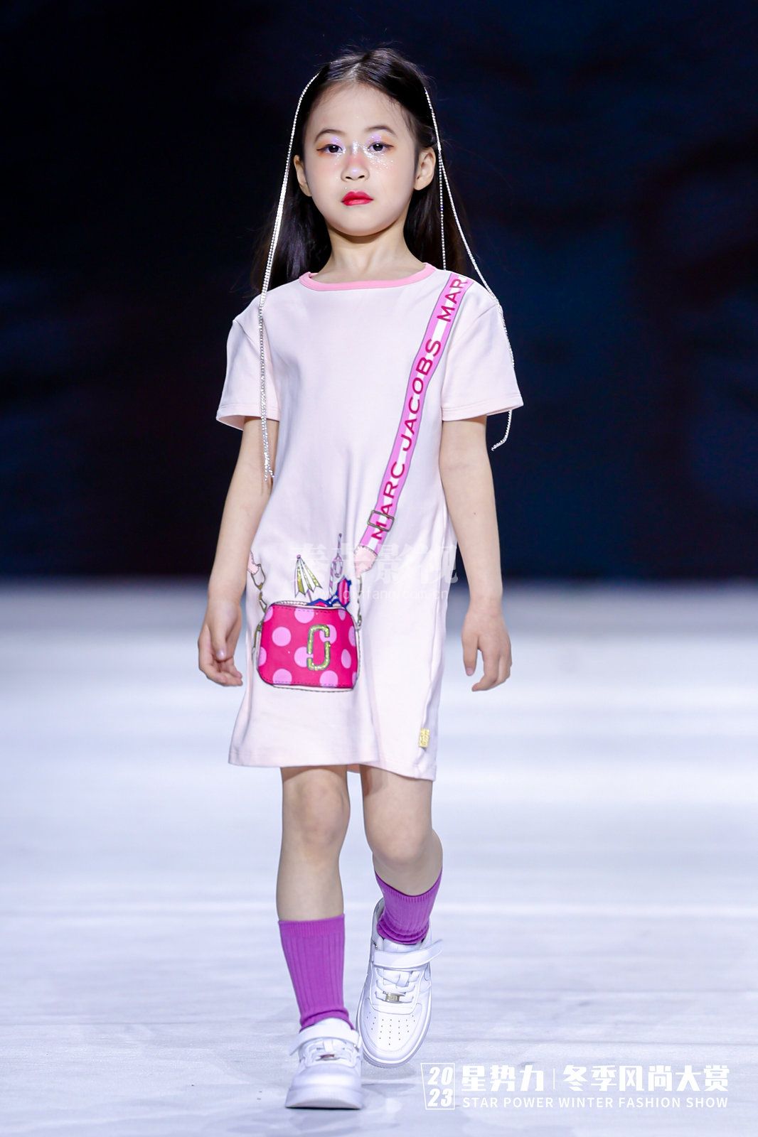 星势力 MARC JACOBS 