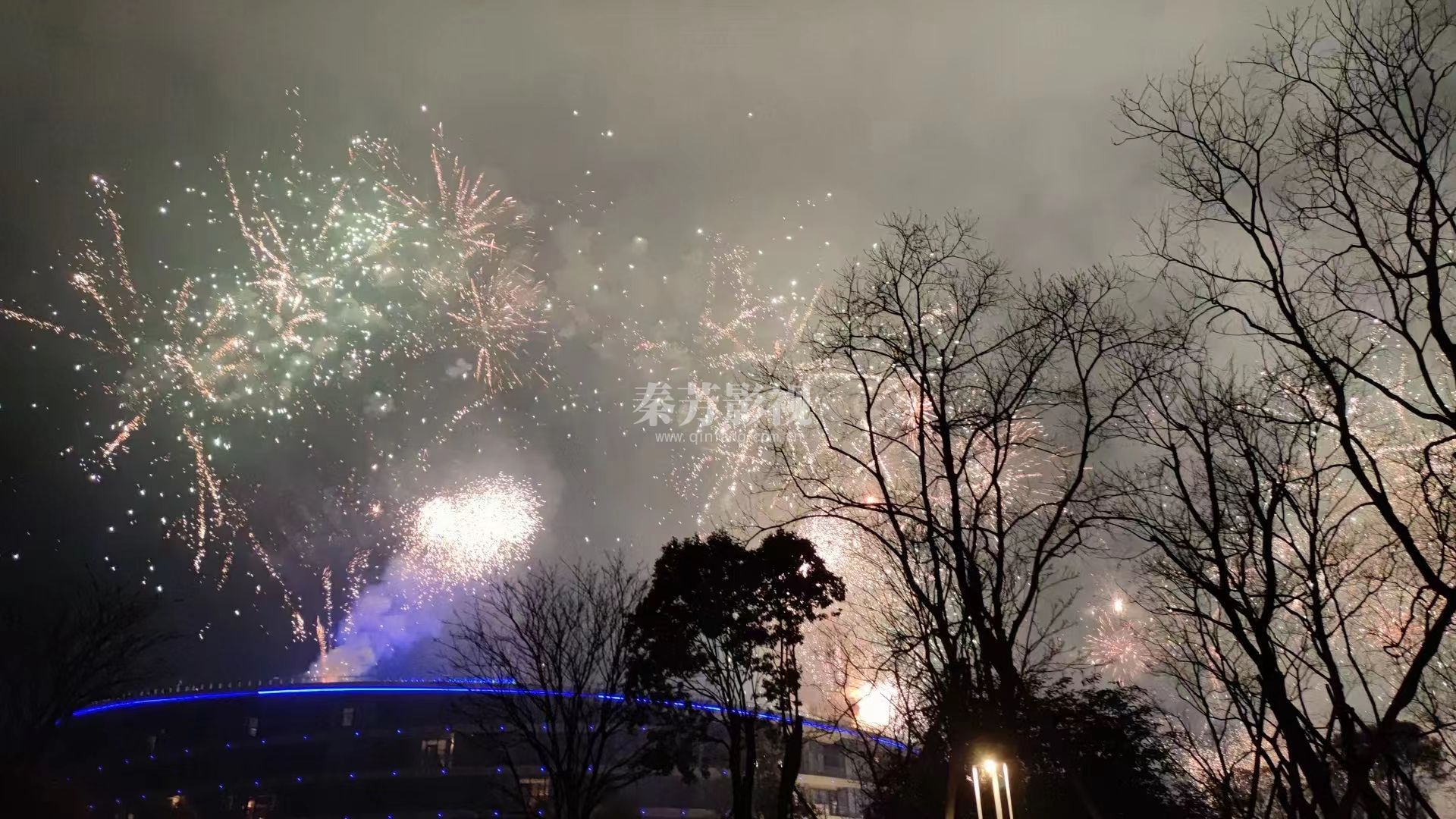 敬雅雯同学参加的新剧《桥》杀青了