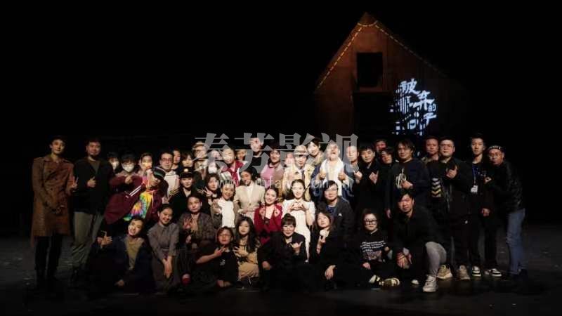 王颖同学参与邓家佳主演舞台剧《被嫌弃的松子的一生》