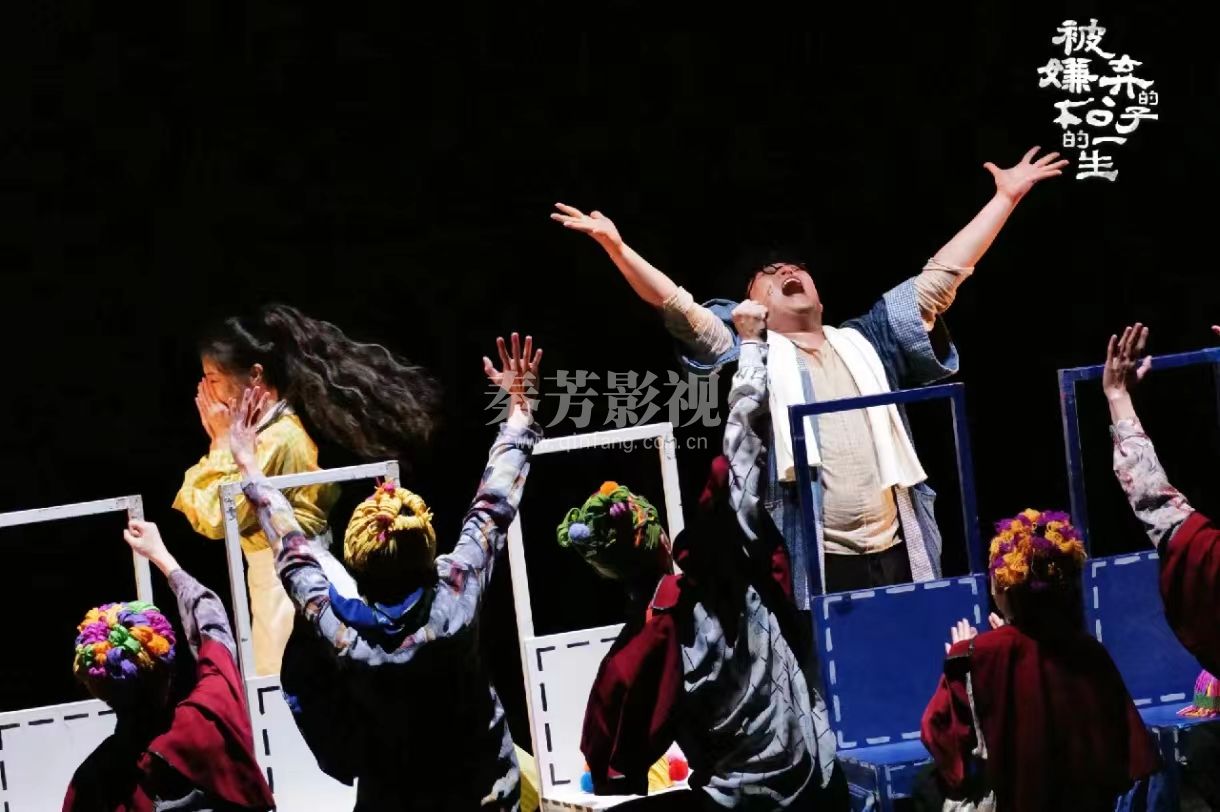 王颖同学参与邓家佳主演舞台剧《被嫌弃的松子的一生》