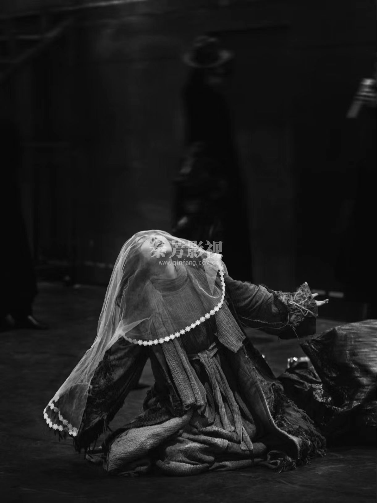 王颖同学参与邓家佳主演舞台剧《被嫌弃的松子的一生》