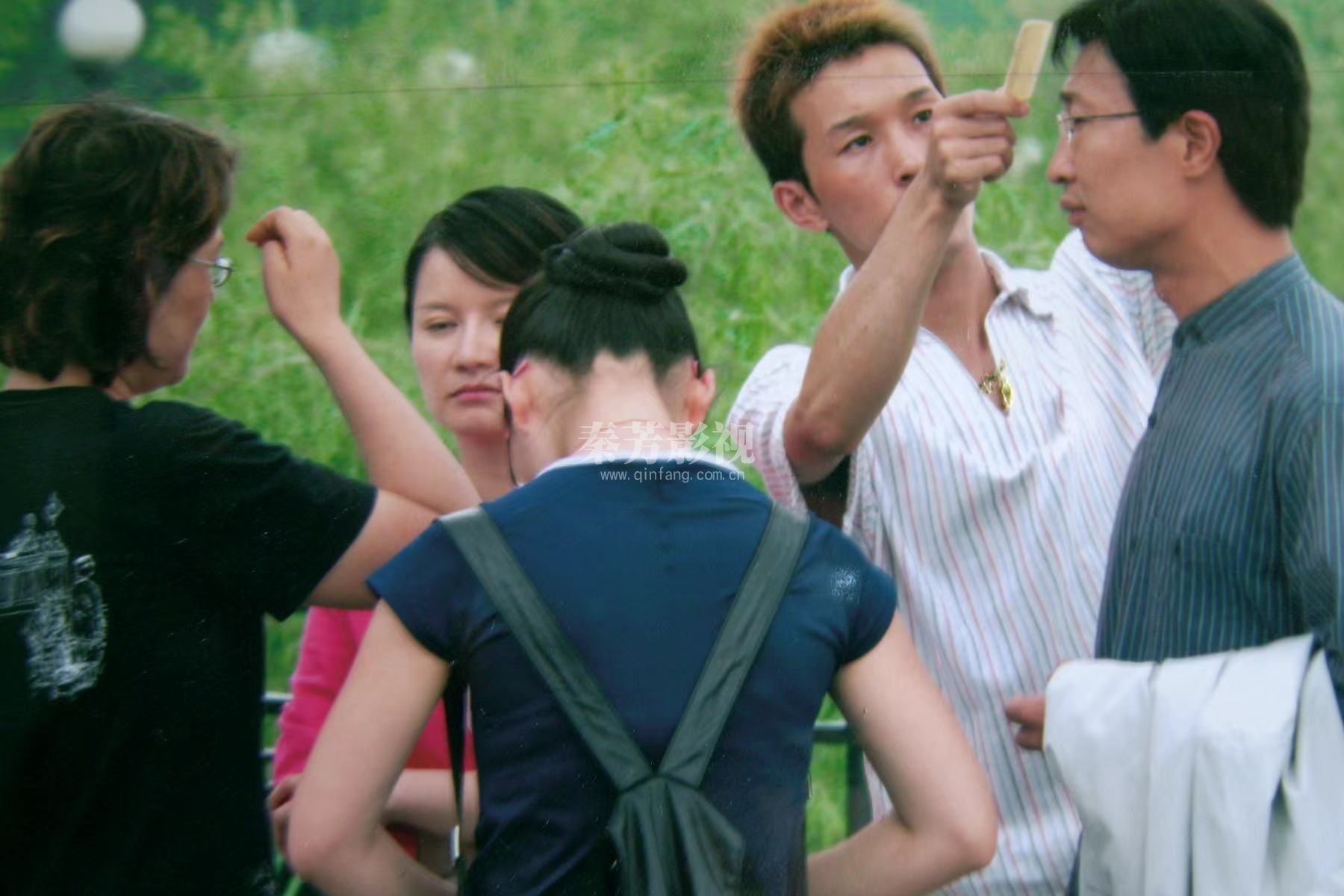 老师 请问剧组是帅哥多还是美女多啊