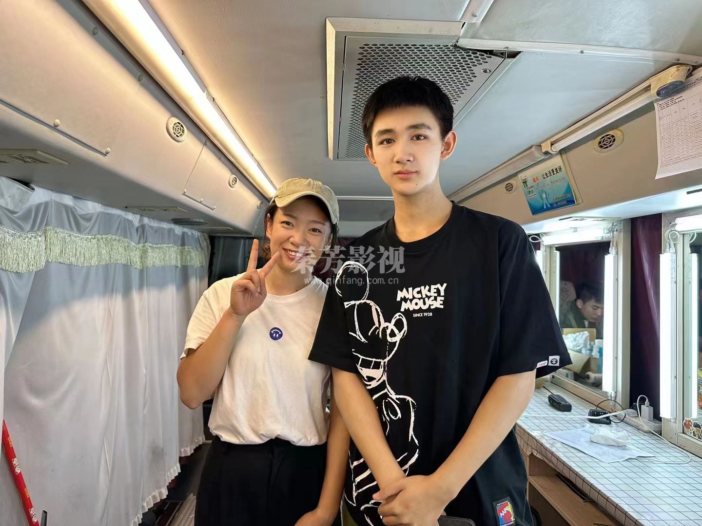 燕燕同学就业剧组《影子》杀青大吉