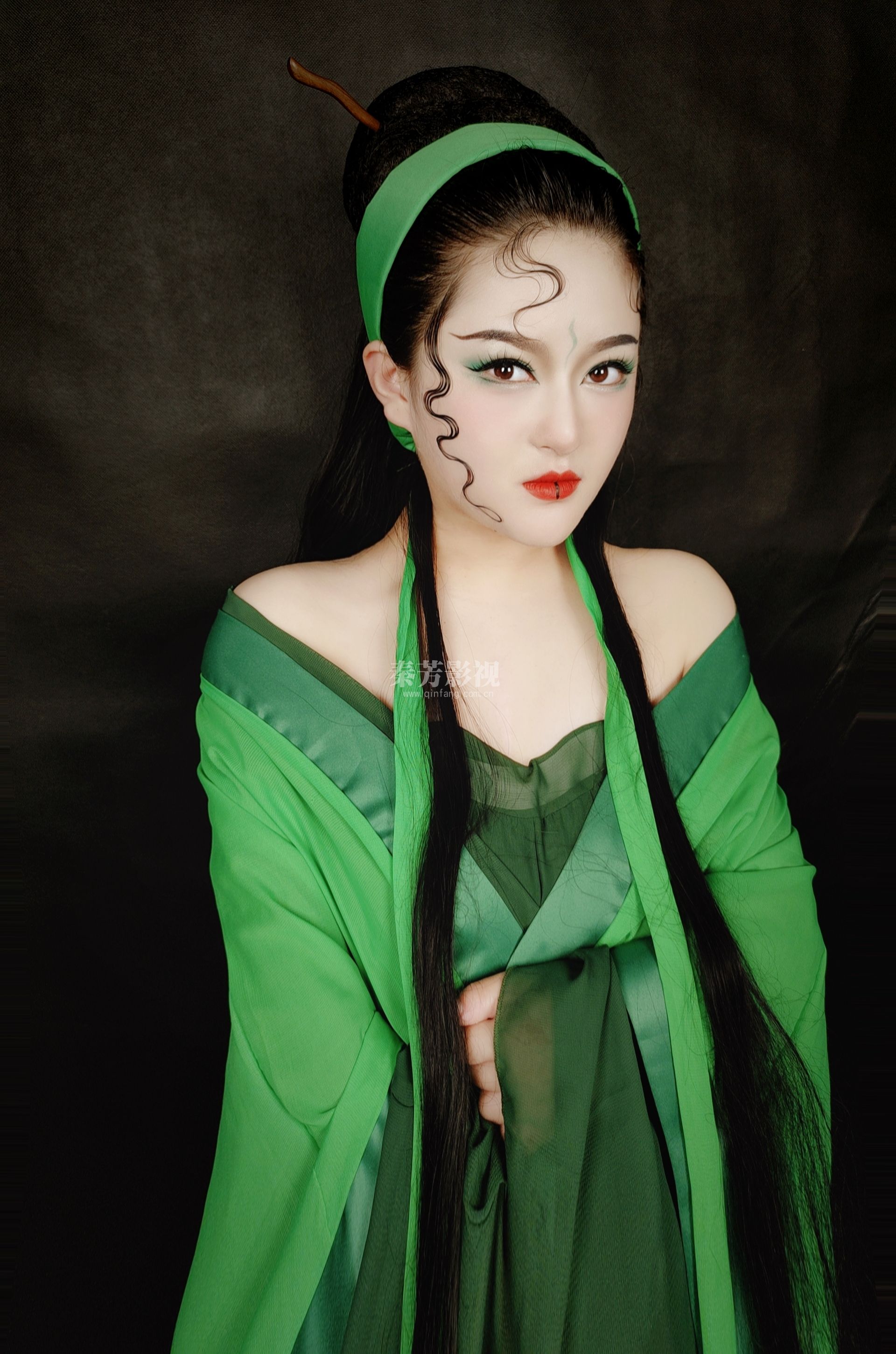 学员《青蛇》装扮