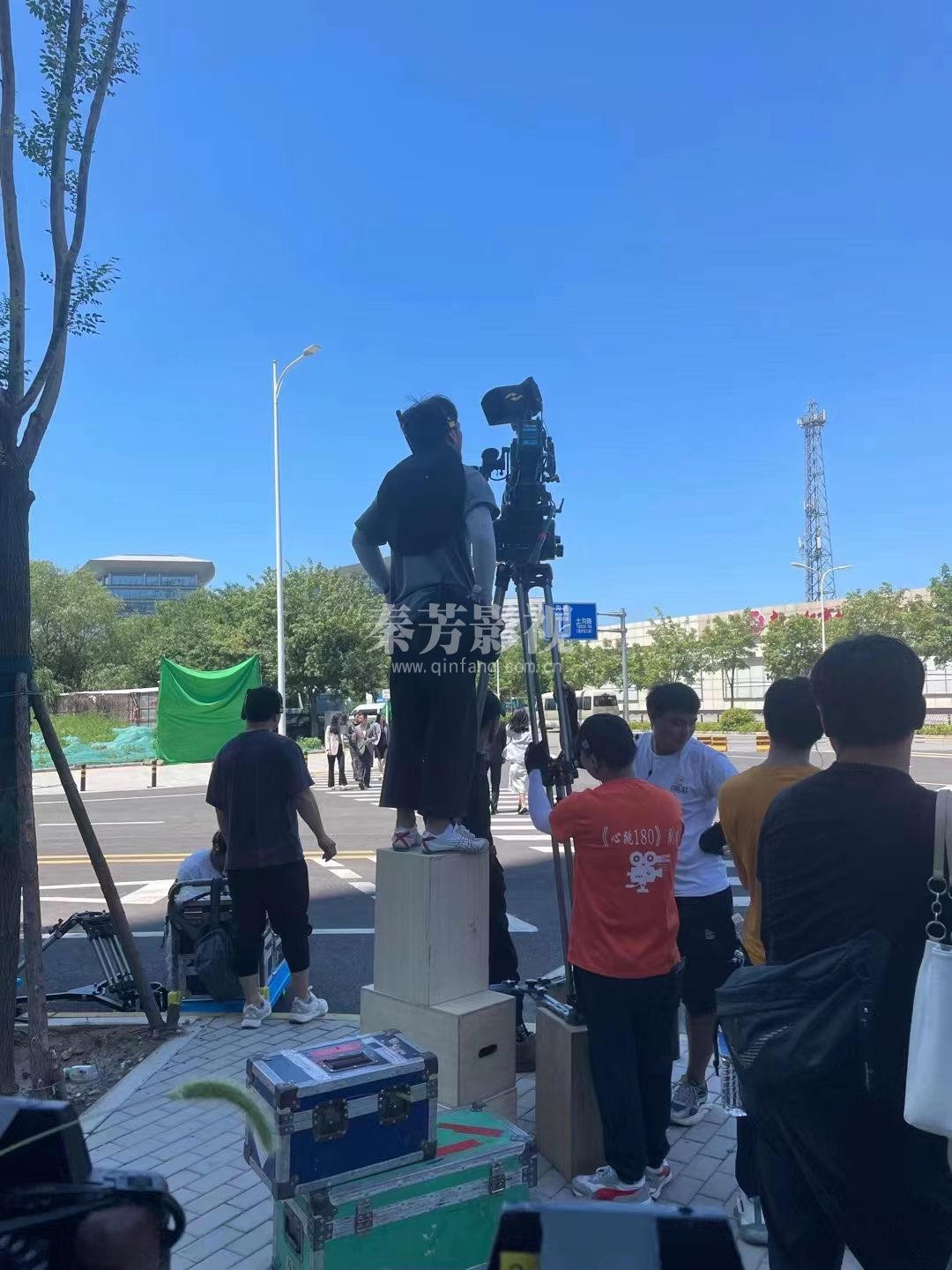 璐璐同学就业的剧组杀青