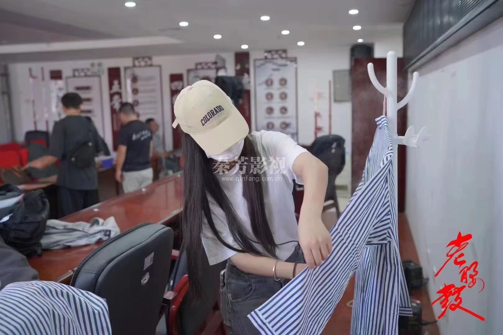 彩云同学就业剧组《老腰鼓》杀青大吉