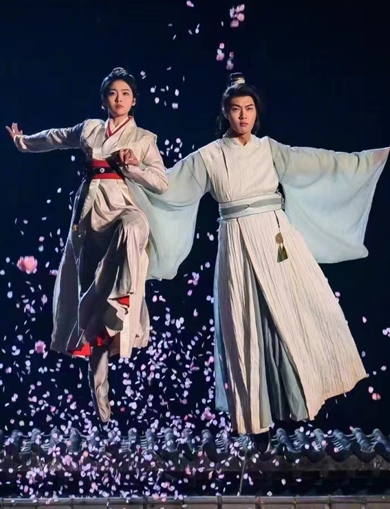 《长慕未央》开机大吉