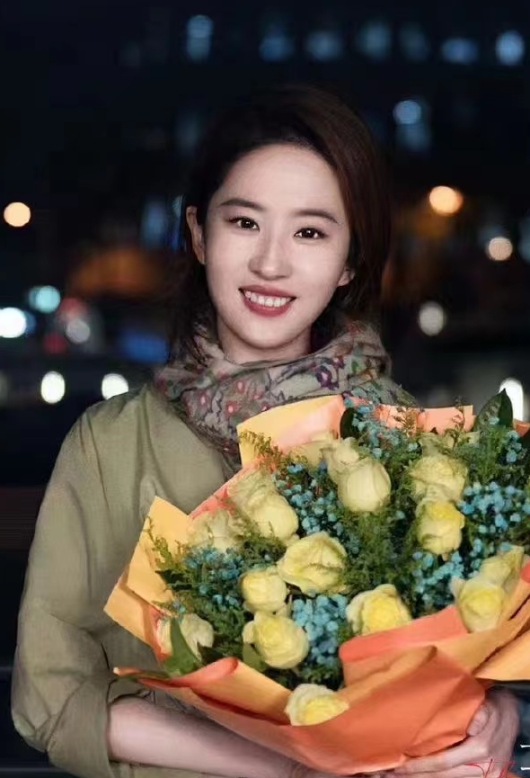  #玫瑰故事  今日杀青    玫瑰人生  念念不忘