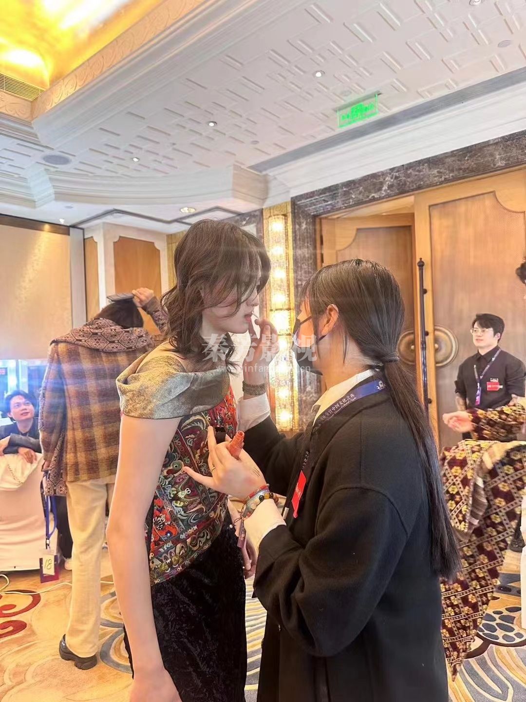 小伟老师带着大家出去实习喽