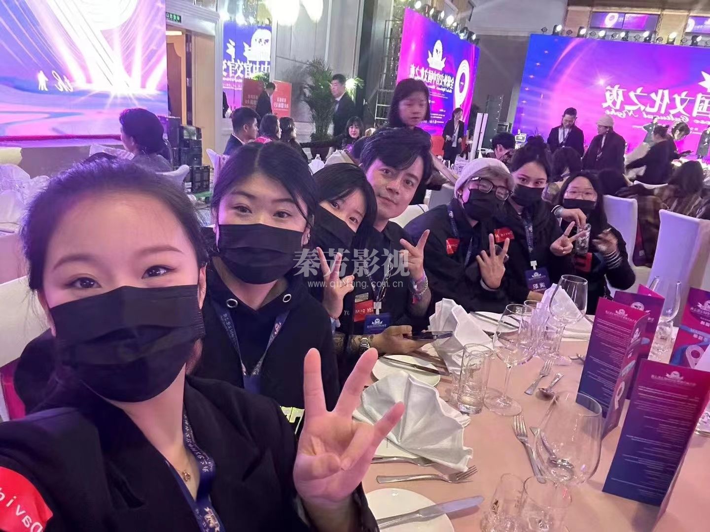 小伟老师带着大家出去实习喽