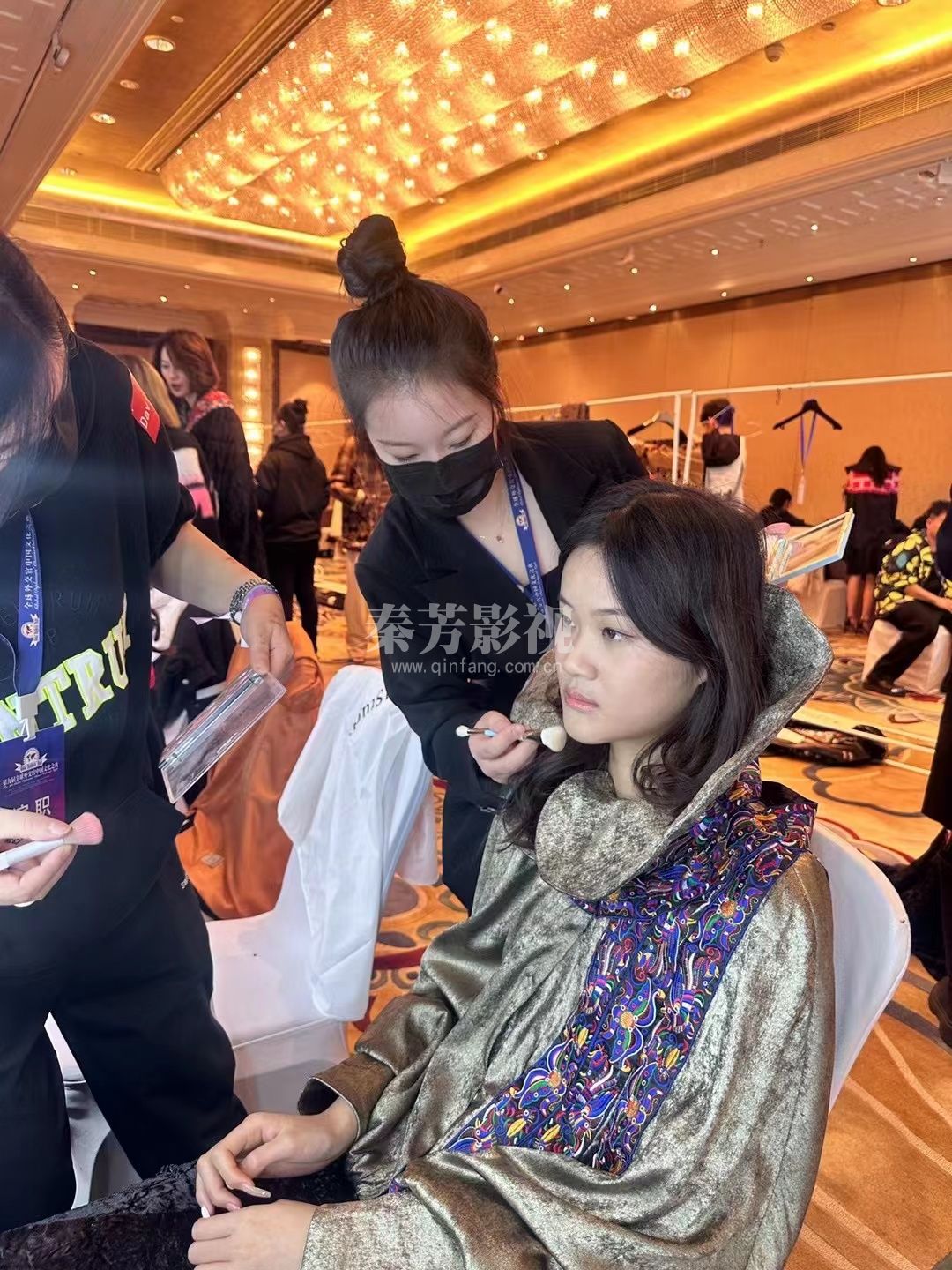 小伟老师带着大家出去实习喽