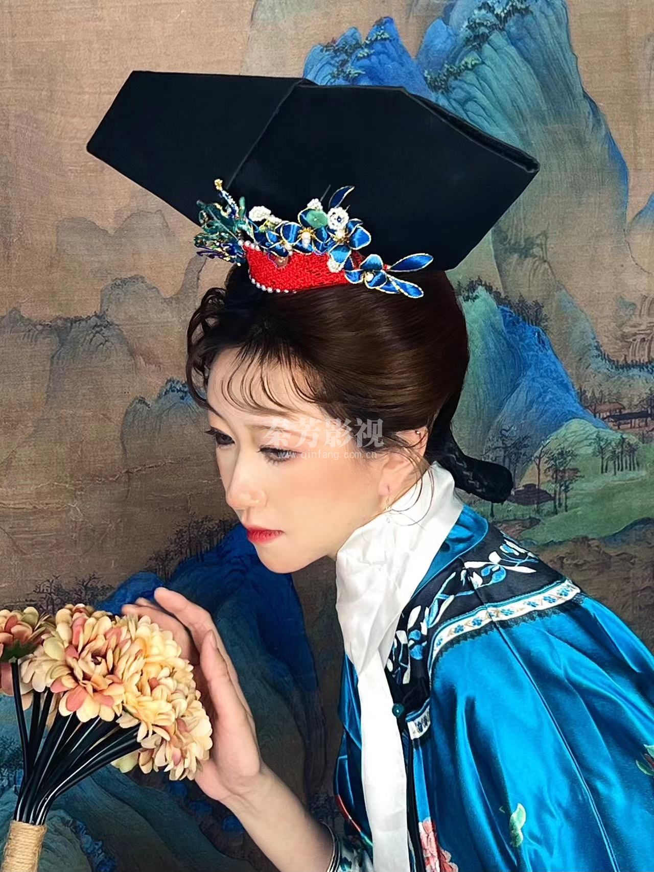 清中期妃子的装扮