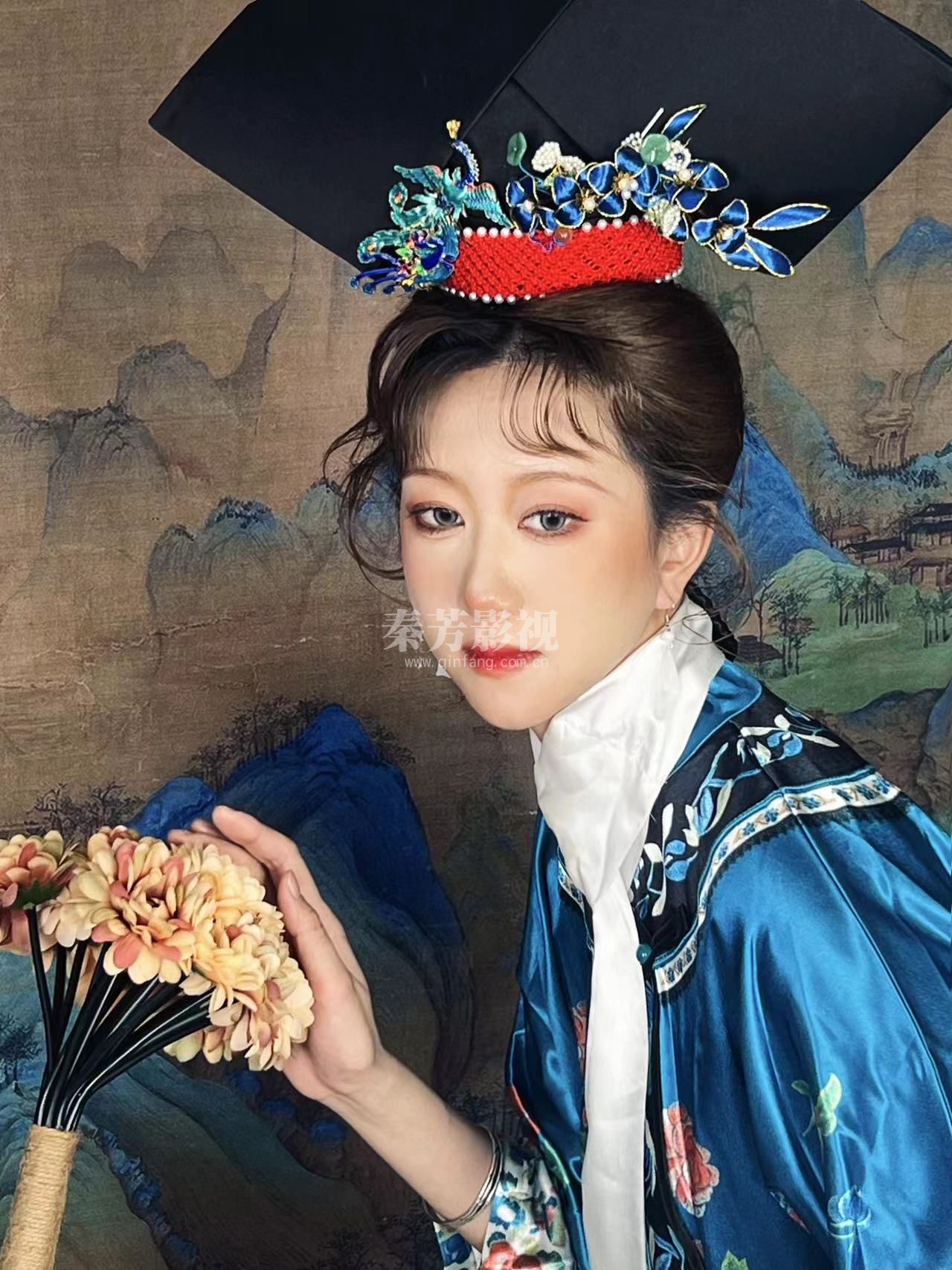 清中期妃子的装扮