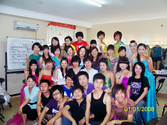 新人化妆师 由学校分配到了剧组工作 该注意什么事