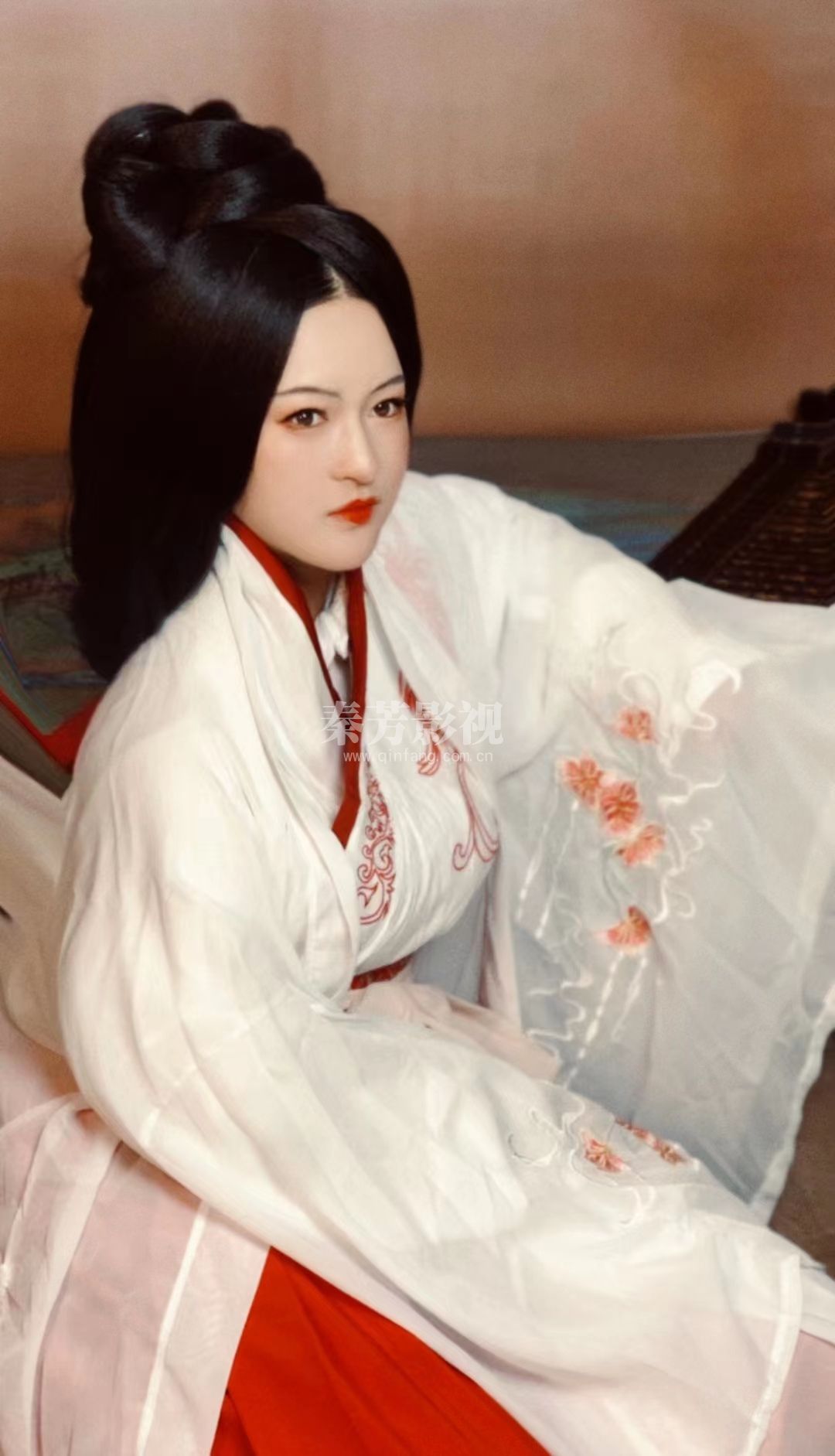 各朝代的新娘装是如何化的