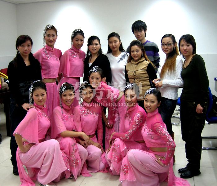 影视化妆师是做什么的 就只是给演员化妆吗