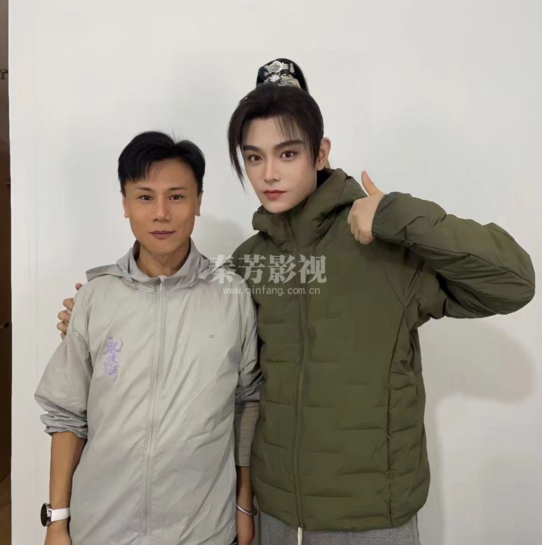 ✦——— 张佳佳 #永夜星河 杀青照———✦