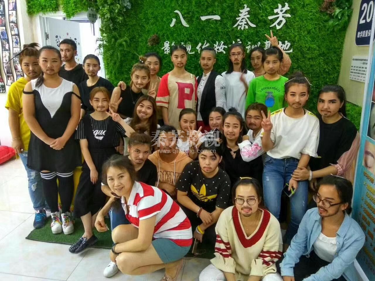 做化妆师的最佳年龄