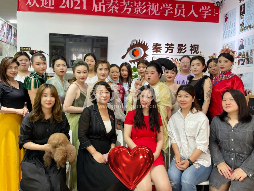 我的选择 是成为剧组化妆师