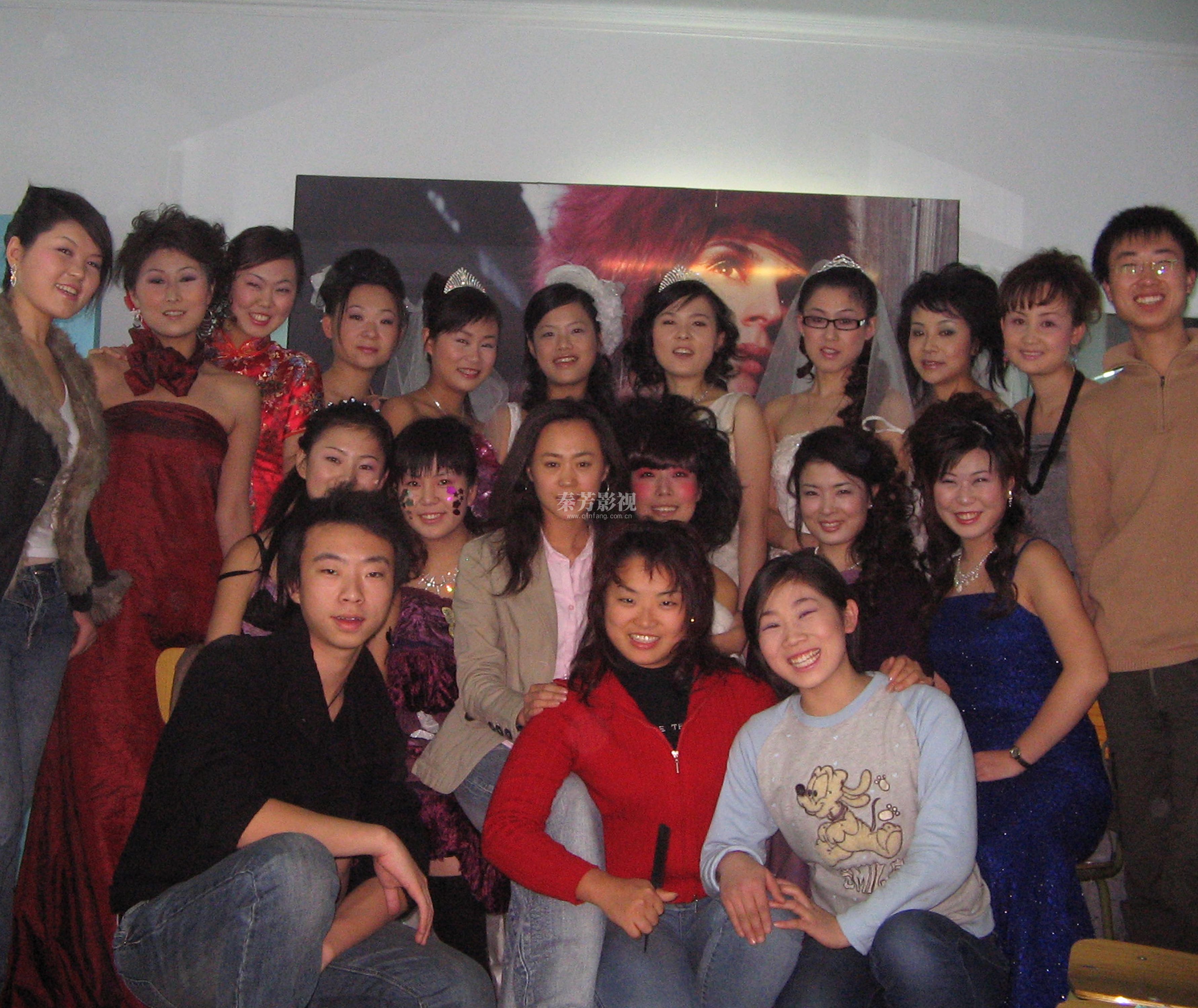 一个影视剧组可以有多少化妆的人