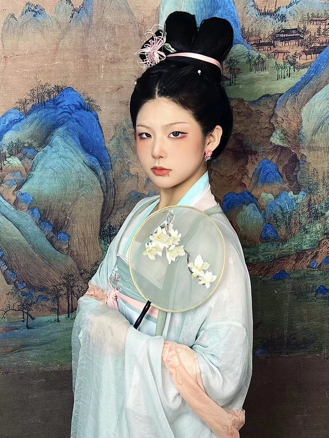 国内从事影视化妆的人数有多少 