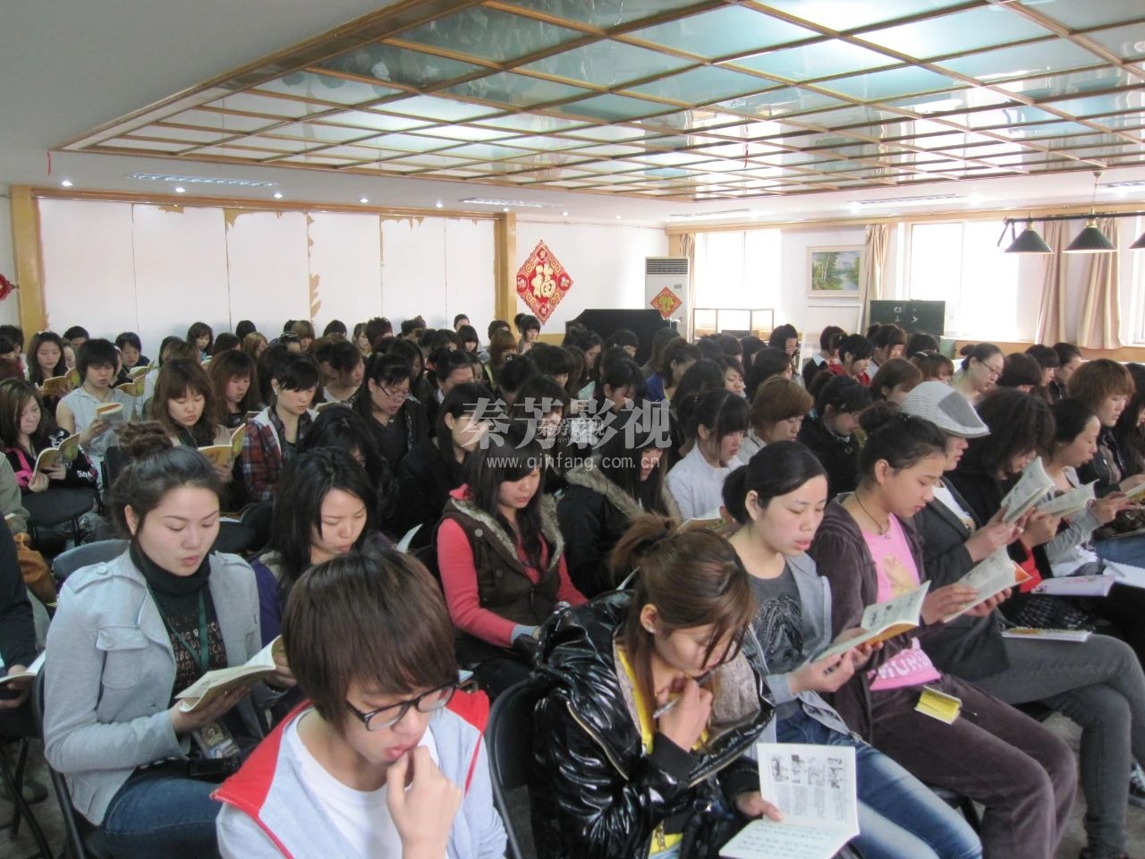 在2024年学习影视化妆学费一年多少钱