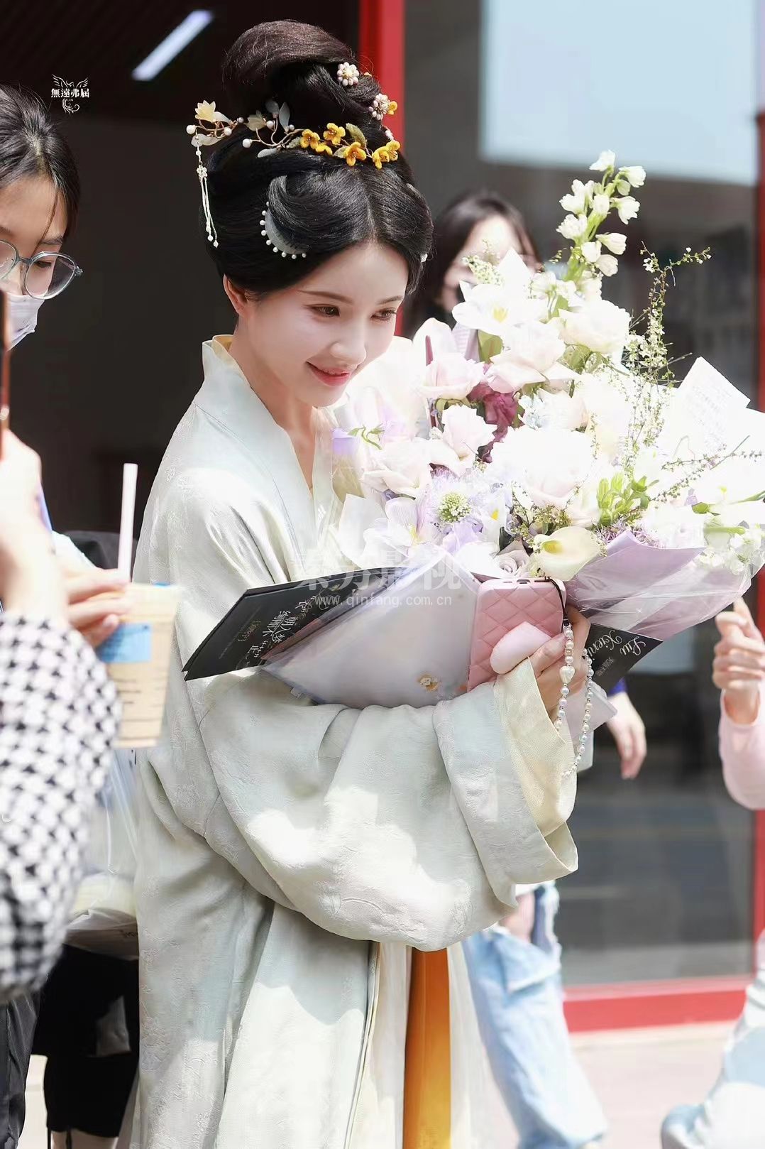 卢昱晓 吴宣仪《五福临门》杀青